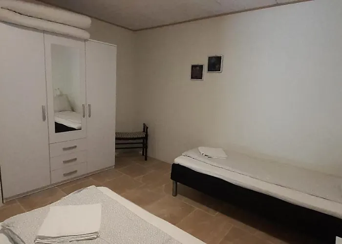 Haramara Country house Vester-Skerninge